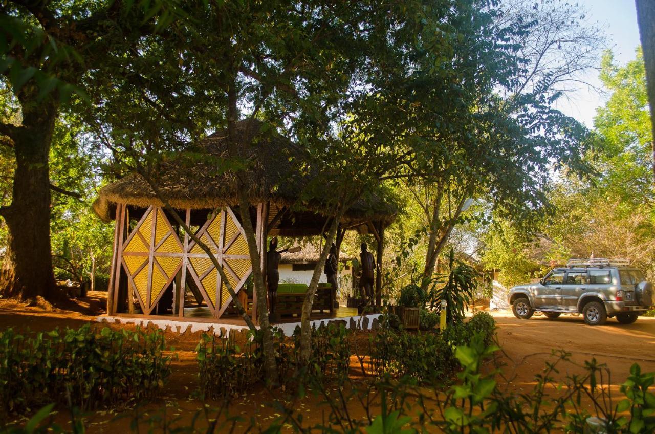 Olympe De Bemaraha Hotel Bekopaka Exterior foto
